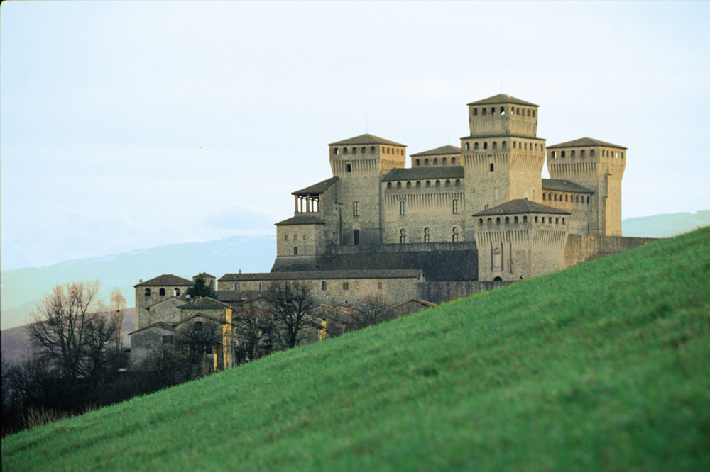 Prosciuttificio a Torrechiara: ci sono 11 siti alternativi possibili. “Il Comune verifichi”